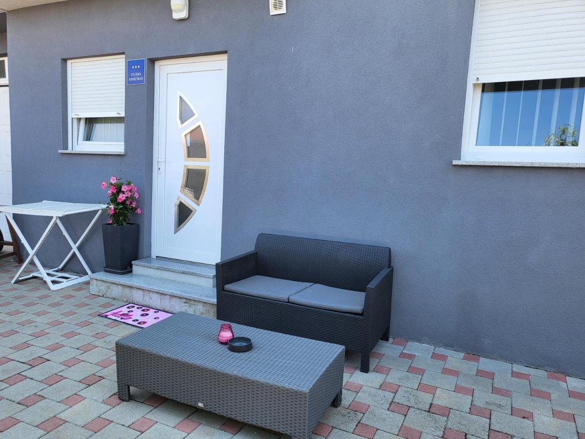 Vigo Apartman Pula Exterior photo